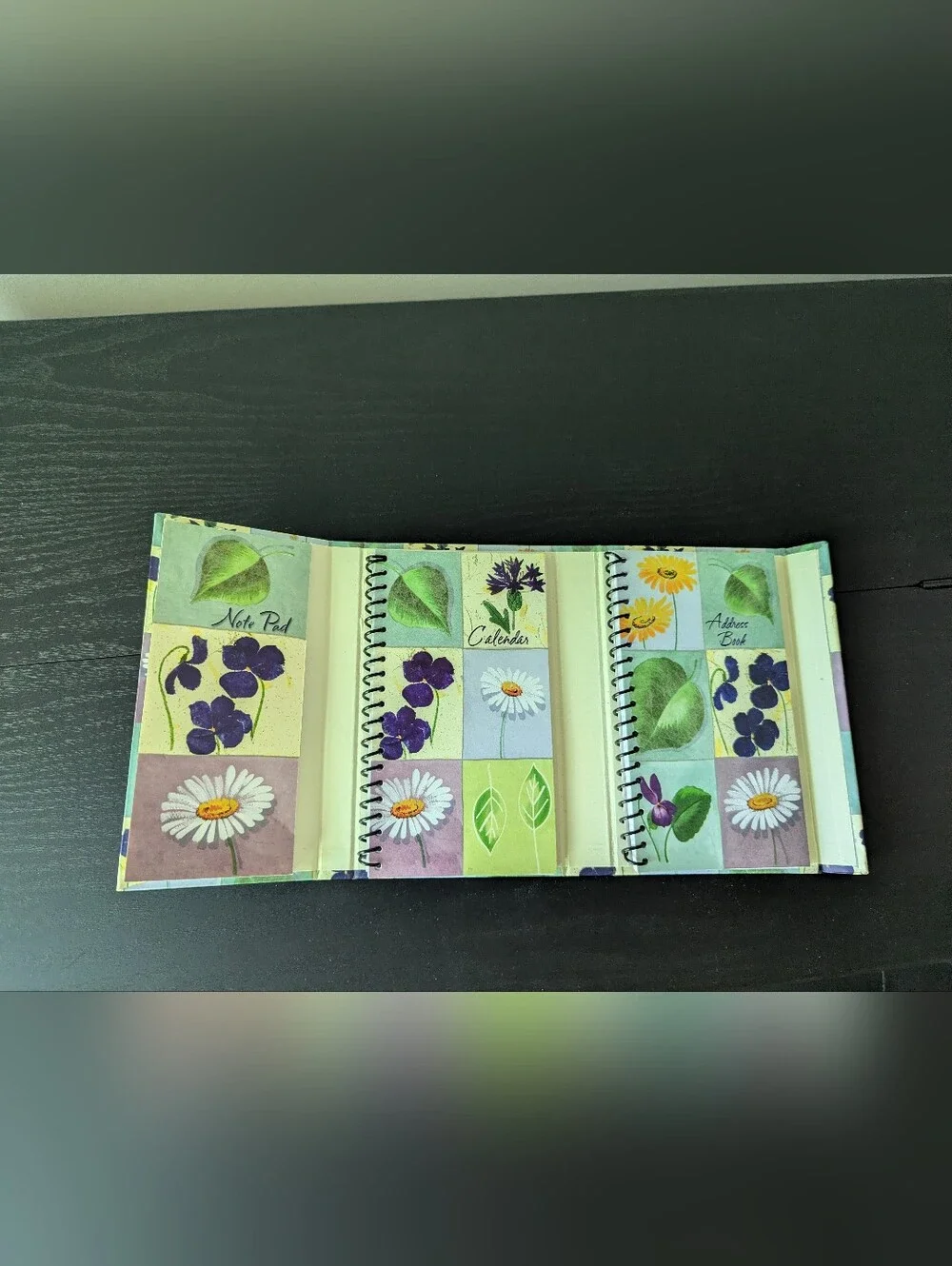 Y2K 2000s 2002 Compact Organizer/Day Planner Address Book Notes Floral Magnet